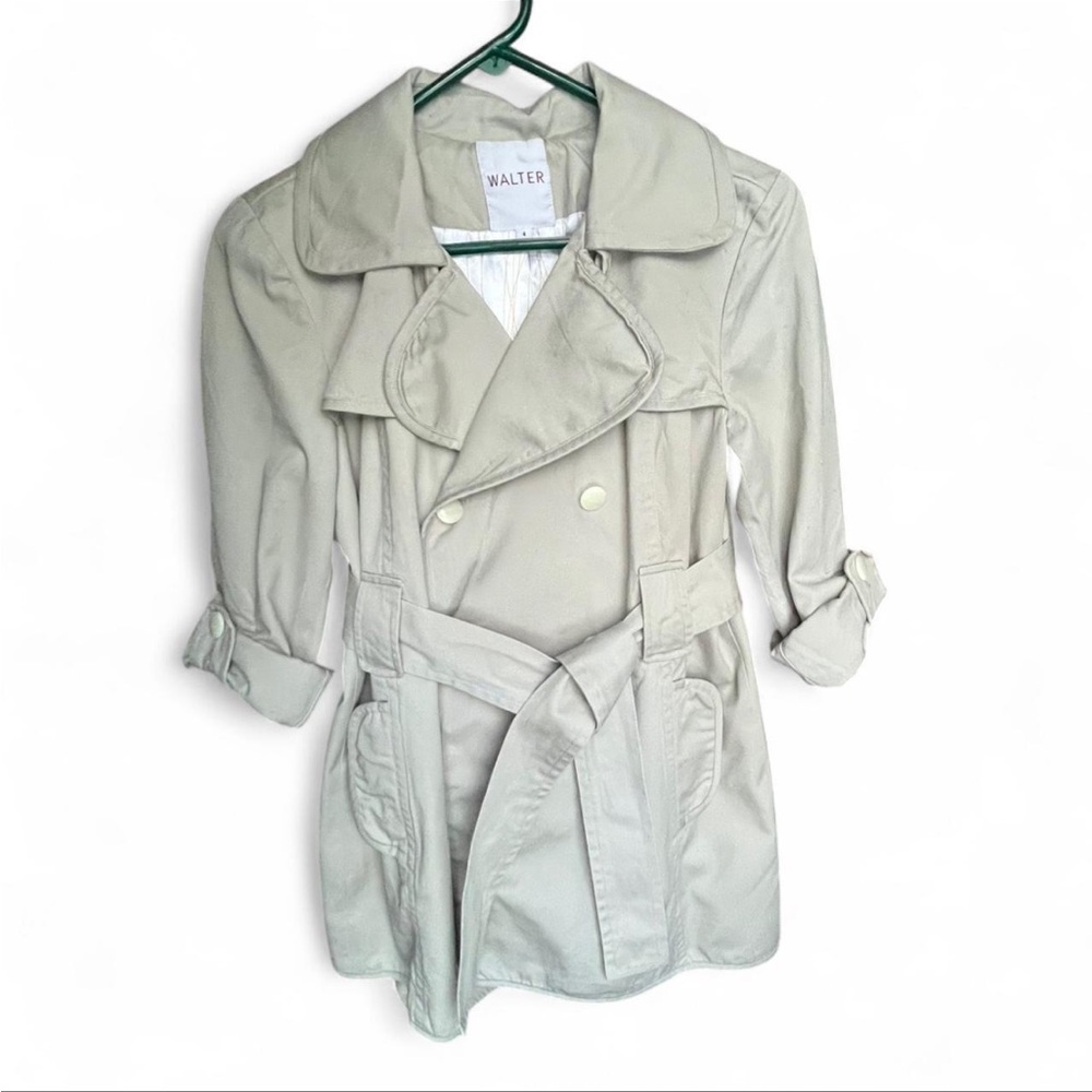 Walter Brand Beige trench coat with belt